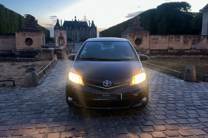 TOYOTA YARIS